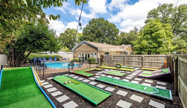 Mini-Golf ~ Heated Pool ~ Hot Tub ~ Game Room