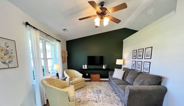 Modern Carolina Home near Coast & Camp Lejeune!