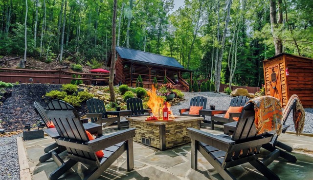 Monarch Mountain Luxury Cabin with Hot Tub Pet Friendly Cabin A