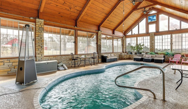 Mtn-View Shirley Pool House: Pets Welcome!