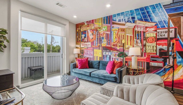 Muse | Modern condo in great downtown location with balcony & rooftop lounge
