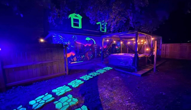 Neon Jungle Hideaway | Hot Tub | 5 Bedroom