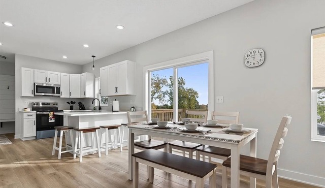 New Home in Urbandale/Des Moines – Modern Comfort In Prime Location!