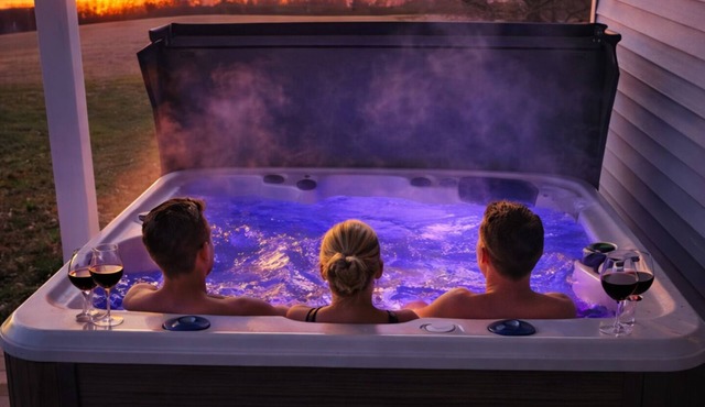 NEW Hot Tub 5BR Estate Near Bourbon Trail w/history