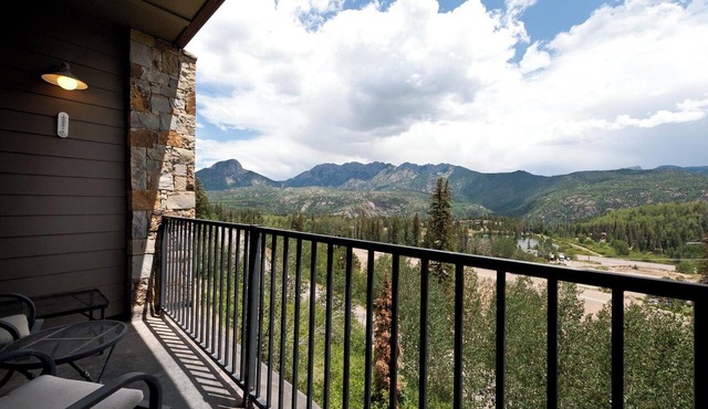 New Luxury Condo Steps to Lifts - Amazing Views