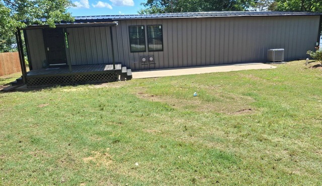 Newly remodeled lakefront home with hot tub, just off I-40