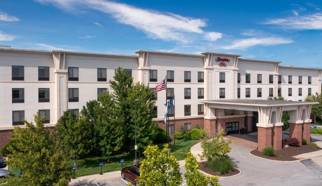 Newly Renovated Hampton Inn Omaha West Lakeside