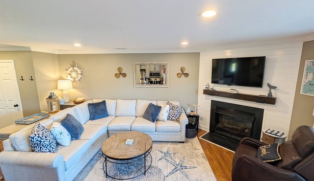 Newly Renovated Pirate's Cove Condo
