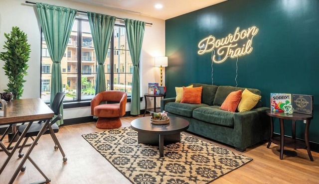 NuLu Suites: Luxury Bourbon Trail King Bed Suite