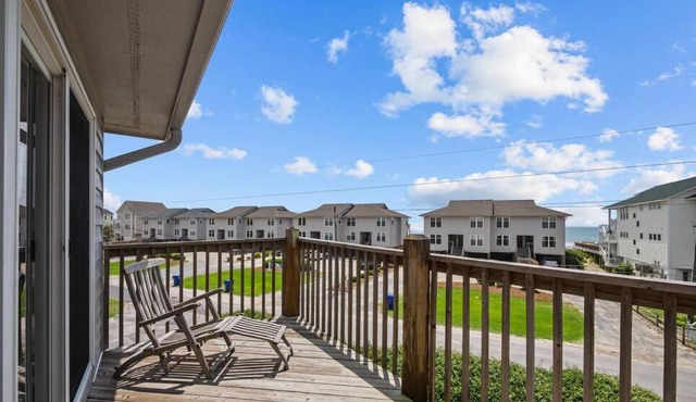 Oceanview Townhouse w/Pool - Newly Renovated
