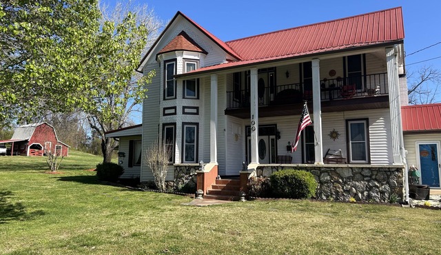 Old Hardy Town - Clayton Manor - Near Spring River