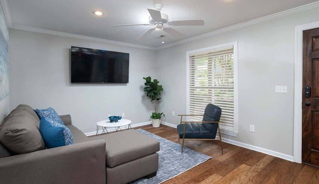 Oxford Square Condo! Perfect Location!