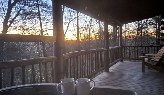 Ozark Romance - Log Cabin w/Hot Tub & Jacuzzi