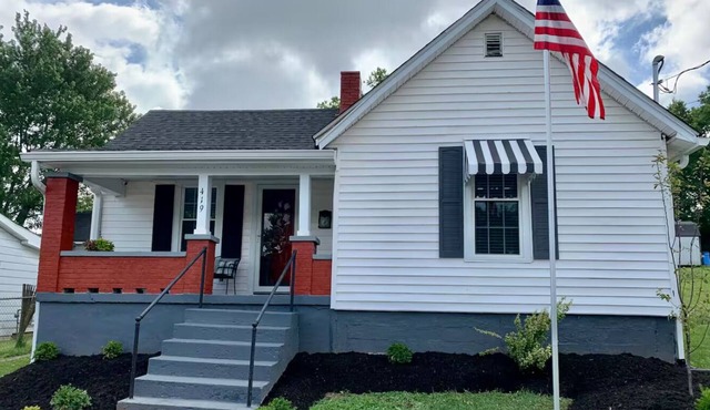 Pappy’s Roost - Old Town Vibe! -