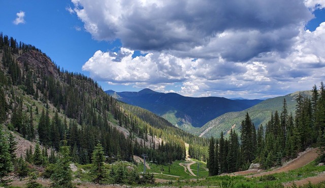 Plan your Vacation at our Enchanted Condo 1.5 miles from Taos Ski Valley