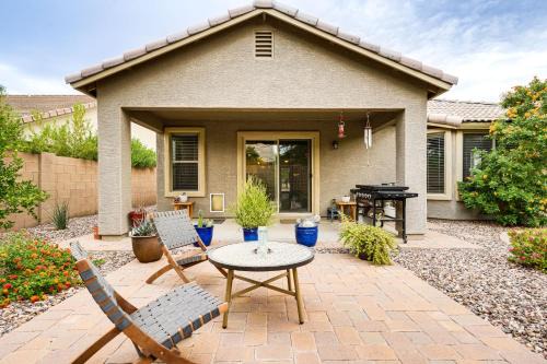 Pool Access! Suburban Home 11 Mi to Dtwn Gilbert