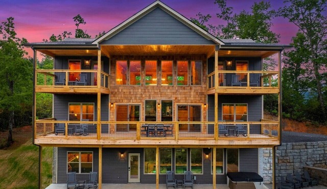 Pool Cabin with 5 King Bedrooms