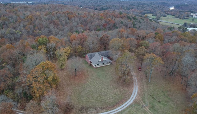Private getaway, new, close to Hot Springs 270 east. Easy access 4 ATV parking.
