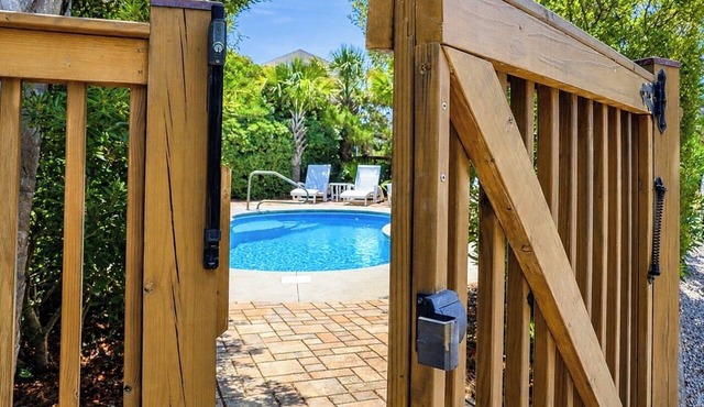 PRIVATE OASIS. OCEAN VIEW. 2ND ROW. PVT HEATED POOL. PVT BEACH ACCESS.
