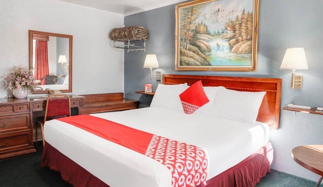 Queen Bed| Smoking|Liberal KS