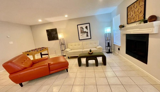 Rare to find 2 bedrooms 1 King bed & 2 Twins beds 2 bathrooms