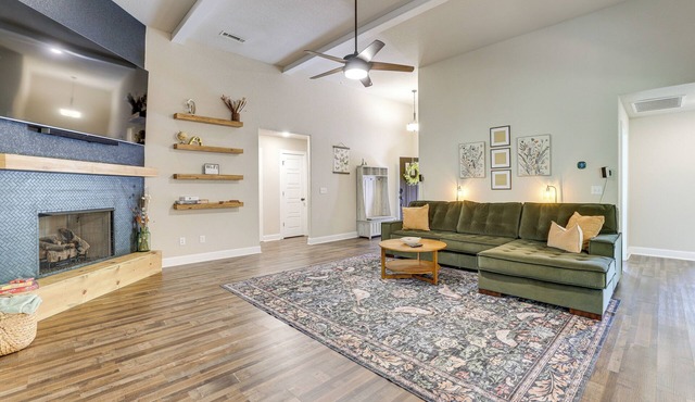 Rider’s Retreat! Modern Home By Bella Vista Trails