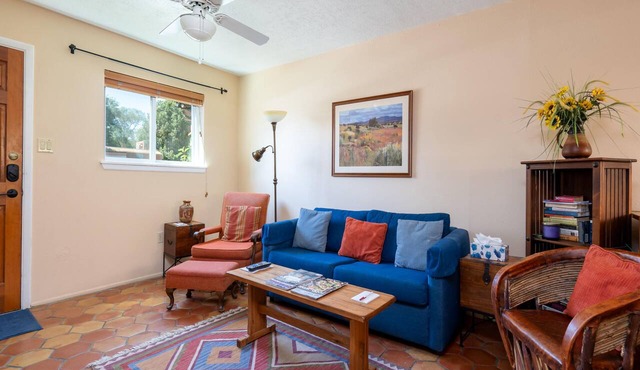 Rio Vista Casita | Minutes from Downtown Santa Fe!