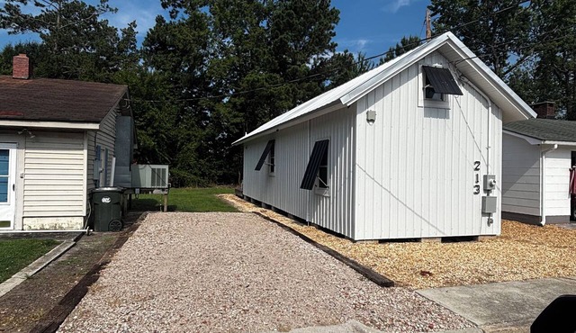 River and Refuge Retreat!Cozy 2-bedroom cottage in delightful Columbia NC