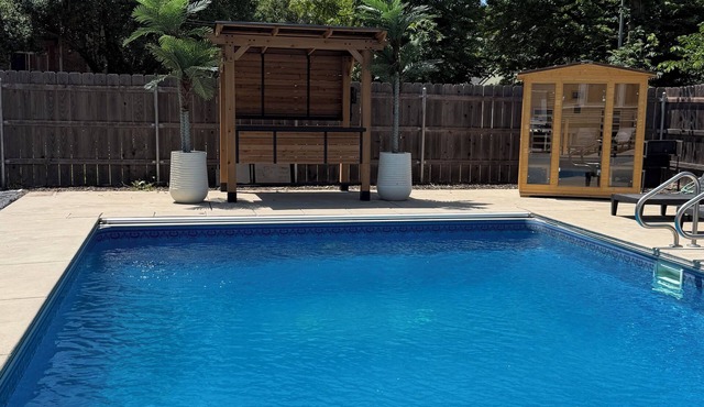 Rocking Riverside - Heated and Cooled Pool! Pool-side Bar! Hot Tub! Sauna! Pool Table! - 5 K