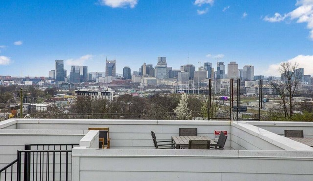 Rooftop Lounge ~ Sleeps 12 ~4 bed