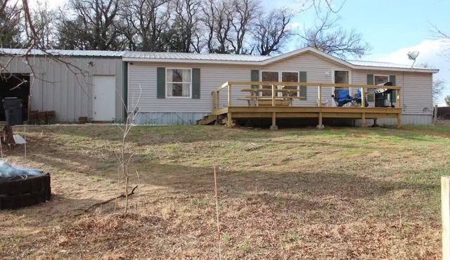 Sahara Den 3 bedroom 2 bathroom privately located on 2 acres, away from crowds.