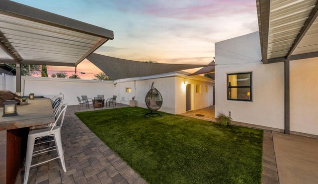Sam Hughes, Casita, 1 BD 1 BA, Shared Yard