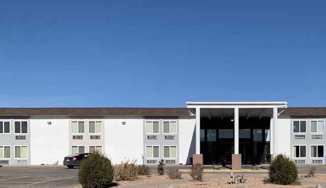 Scottsbluff Inn