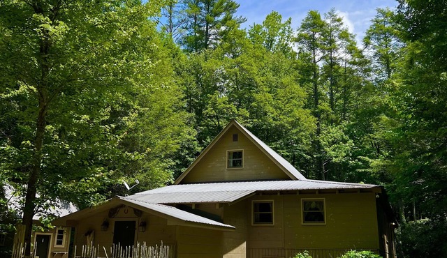 Seneca Cottage is nestled in the Cherokee National Forest