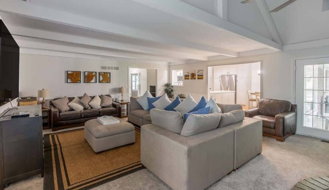 Sleeps 15| Game Room + King Beds | Near MAJOR INTERNATIONAL SPORTING EVENT