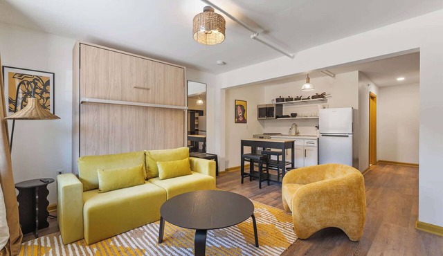 Sol – Bright & Cheerful Bachelor Suite in NULU