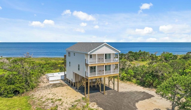 Soundfront Home w/Pool, Hot Tub, Private Windsurfing Access, Wet Bar, Smart TVs