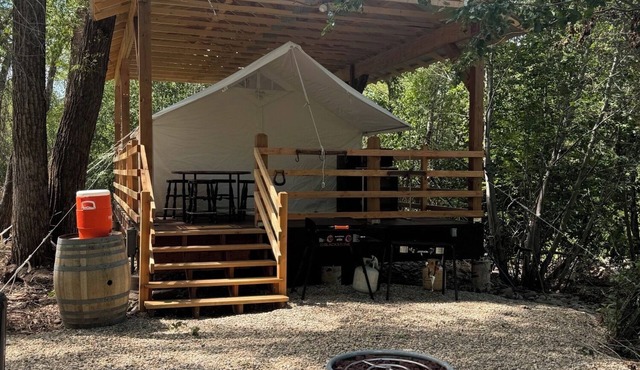 Southwest Luxury Glamping - Horse Fly Tent