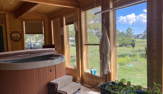 Spacious 4 bedroom/3 bathroom suite/perfect for work crews/family