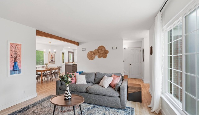 Spacious Home near Stadium/Downtown - Perfect for Groups