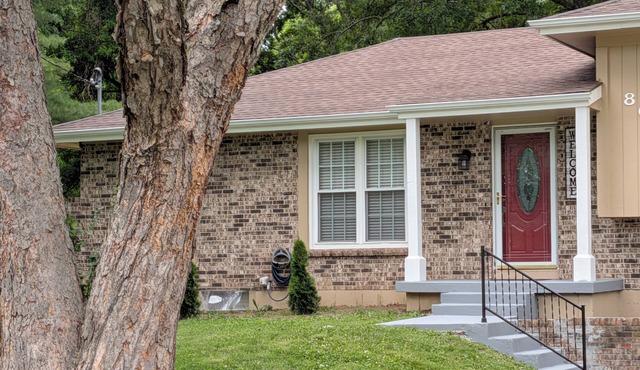 Spacious Retreat 4BR 3BA Patio & Den in Marvelous KC