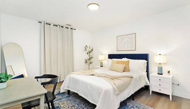 Steps from Aggieville - Fun Manhattan Stay