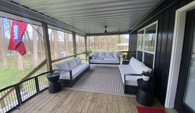 Stilt House with White River Access Marcella AR close to Batesville and Mt. View
