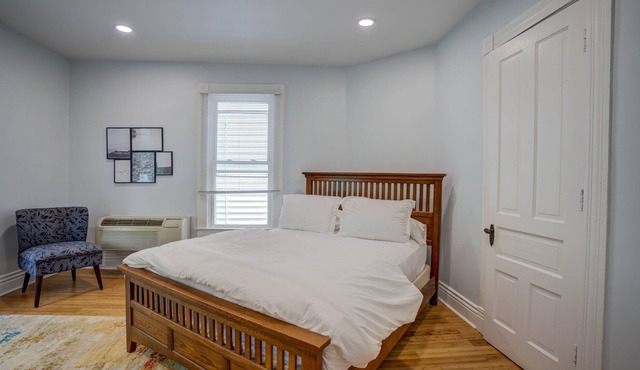 Studio apartment near all the coffee shops and restaurants in the Highlands