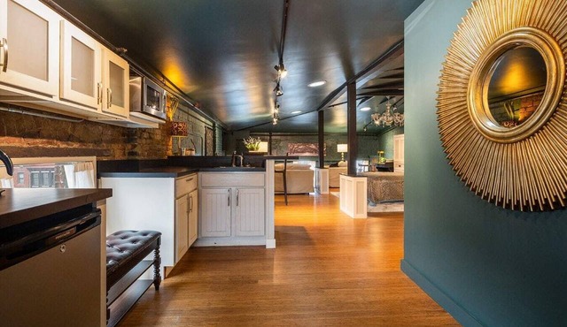 Stylish NuLu Loft with Free Parking