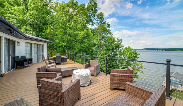 Summer Getaway on Kentucky Lake w/Private Dock