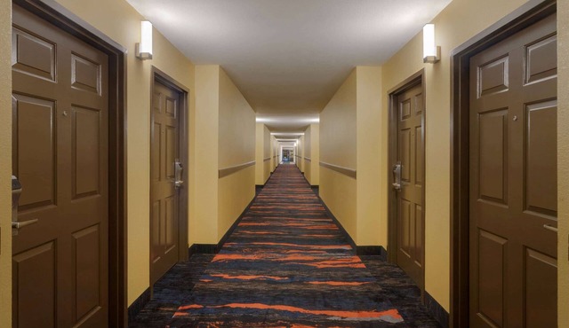 Super 8 by Wyndham Olive Branch
