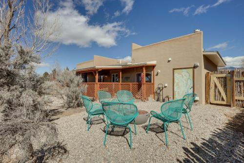 Taos Home w/Private Hot Tub, Sauna & Gas Grill!
