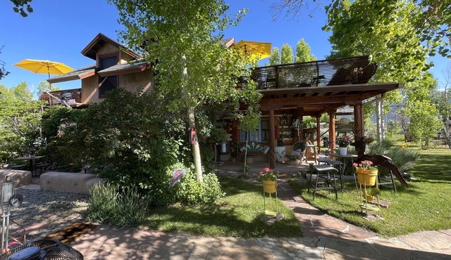 THE CASA CARMEN-ARROYO SECO! LOCATION 15 MINUTES FROM TAOS AND TAOS SKI VALLEY!