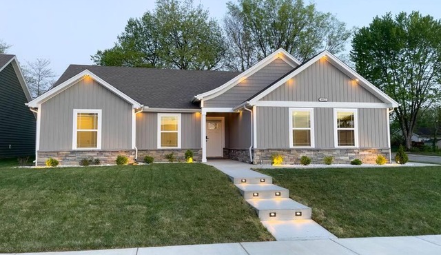 The Cloud - New Luxury Home With EV Charger